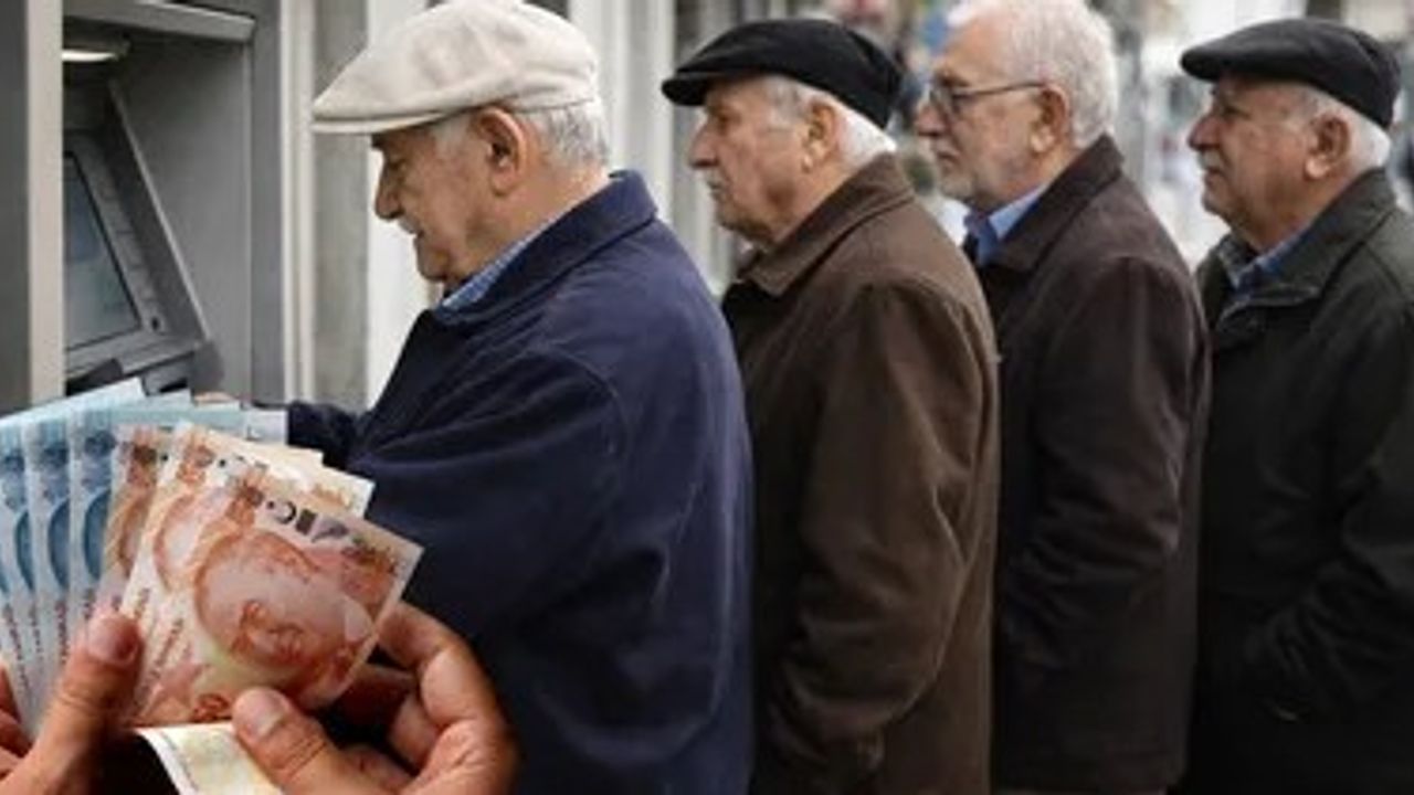 Yeni zamlı emekli maaşları Ocak ayında hangi günlerde yatıyor? 4A SSK, 4B Bağ-Kur, 4C memur emeklileri için..