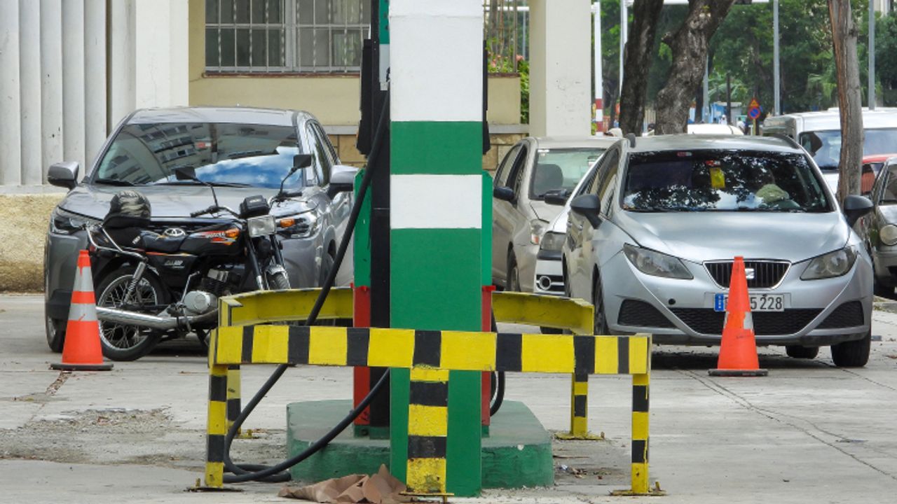 Haydut ABD Küba'yı 'boğdu', ülkede yakıt kalmadı