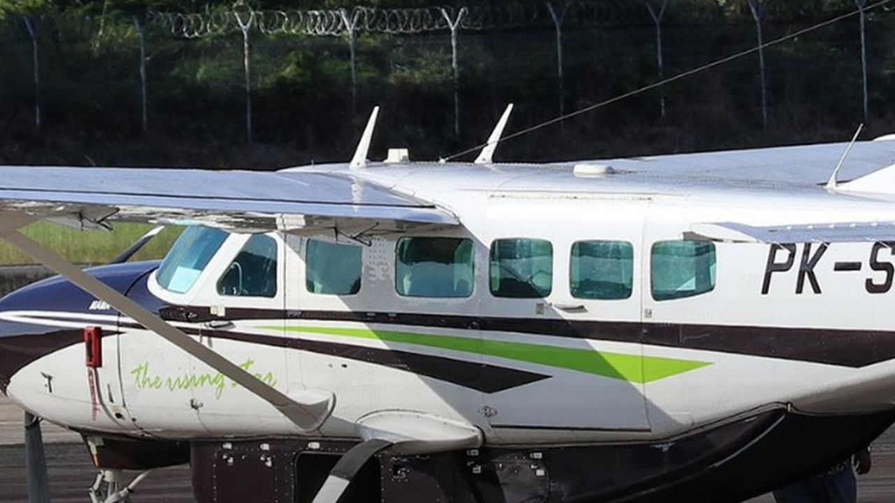 Endonezya'da havaalanında silahlı saldırı!