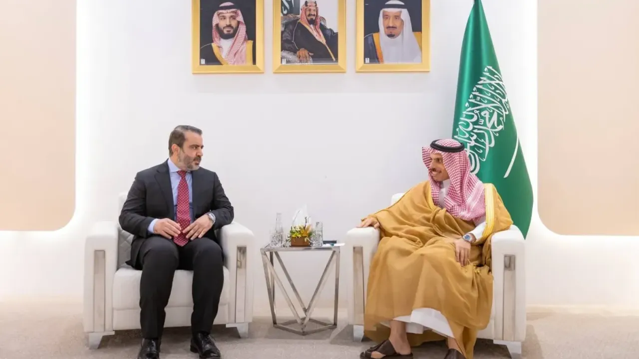 Suriye ve Suudi Arabistan dışişleri bakanları ikili ilişkileri görüştü