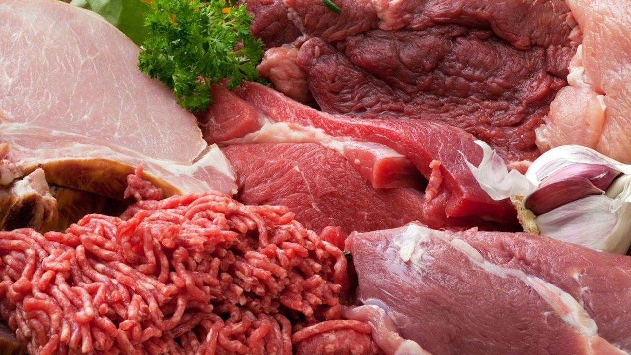 Ramazan'da ucuz et oyunu; eş-dost topluyor, rafta kalmıyor