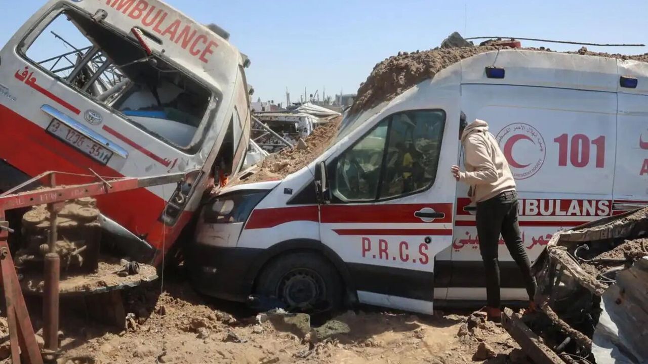 Gazze'de sağlık görevlilerine 900’den fazla kurşun yağdırmışlar!