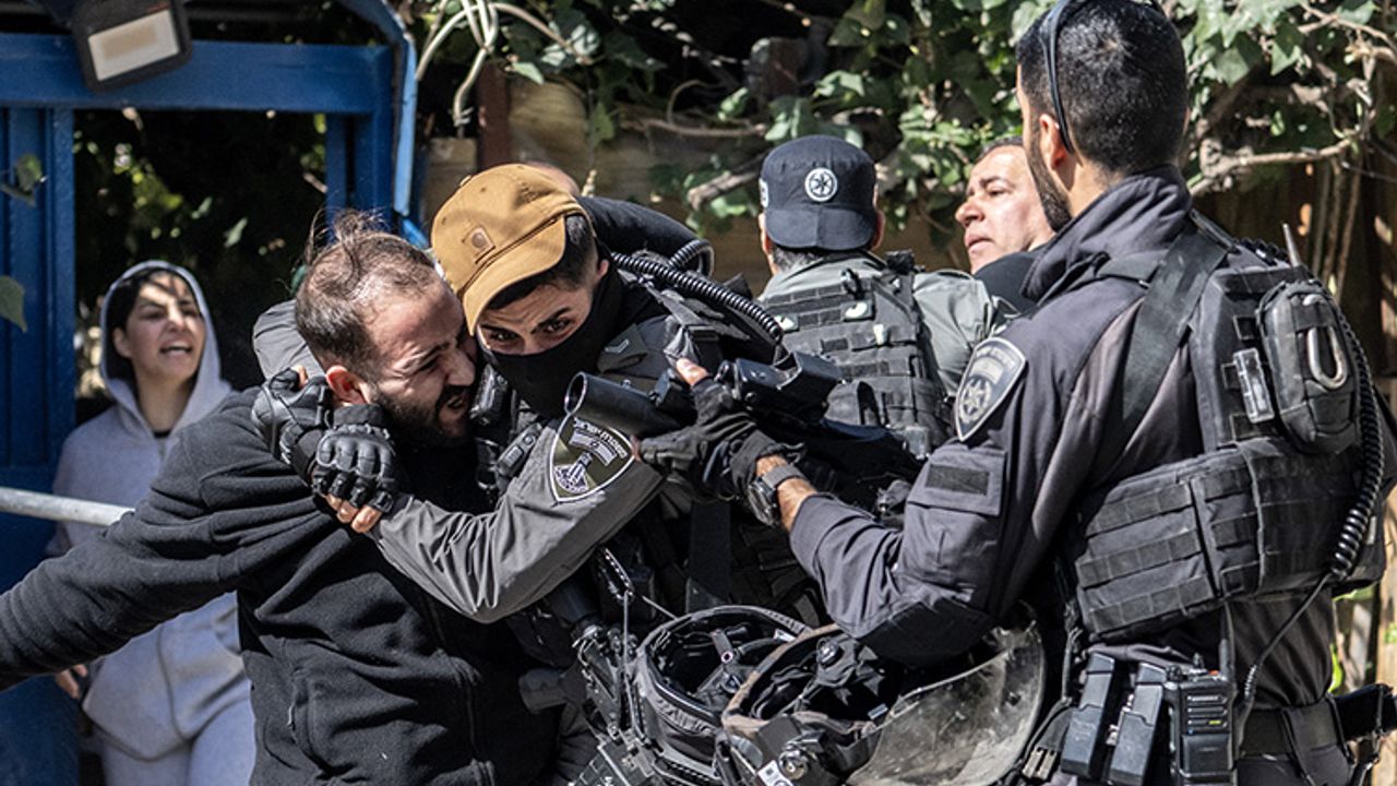 Kudüs'ün Silvan beldesindeki ev yıkımında 4 Filistinli yaralandı