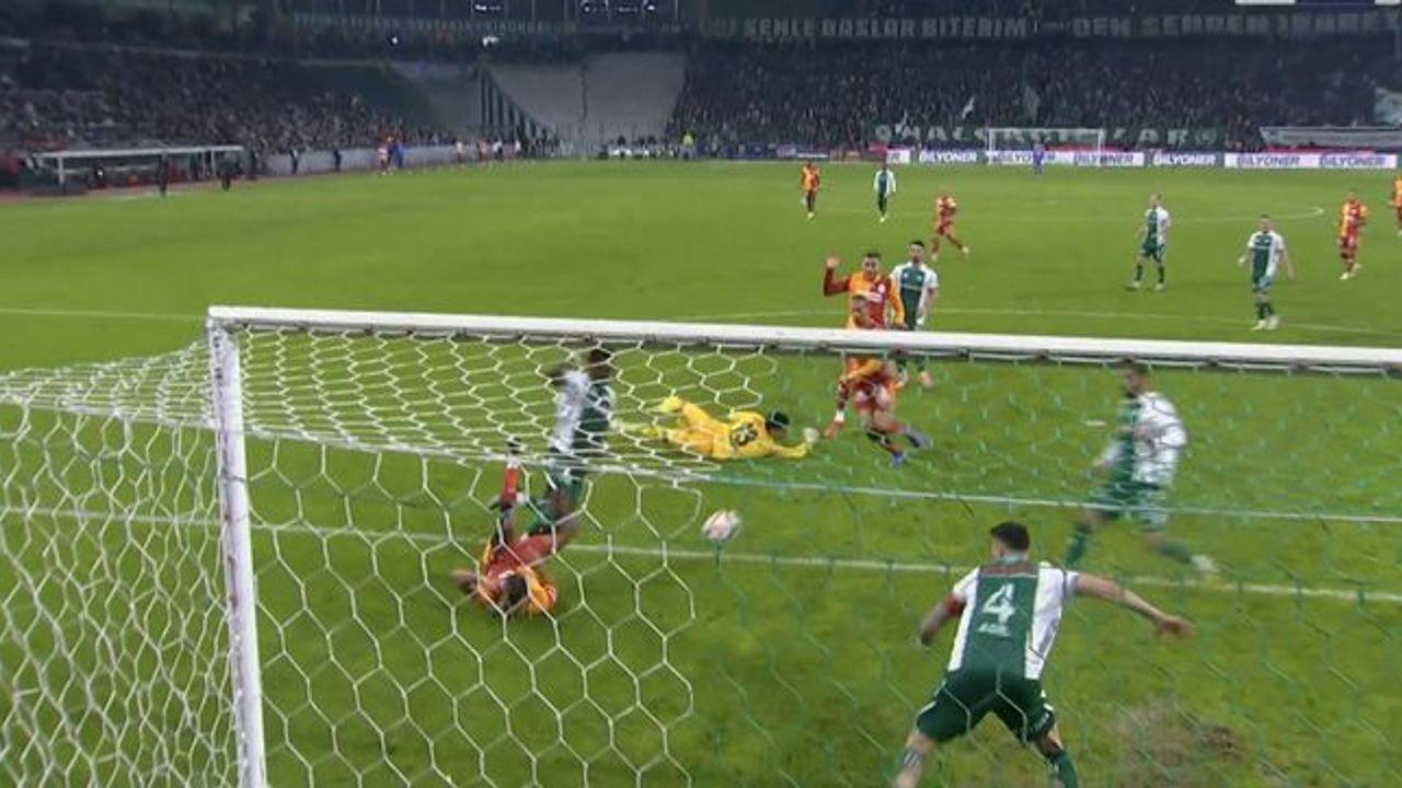 Galatasaray  VAR tepkisi: Bu skandal futbola zarar verir