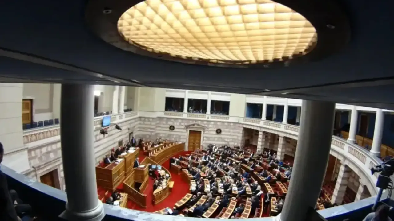 Yunanistan, Anayasa revize etme sürecine başlıyor!