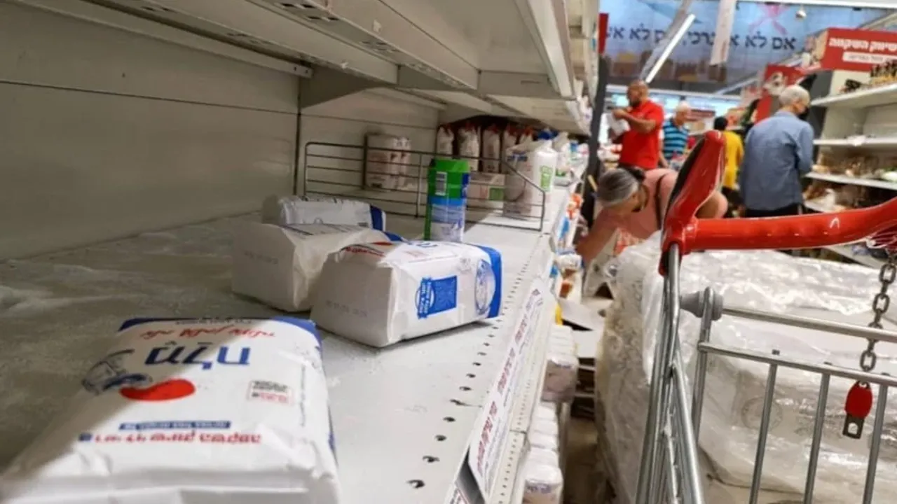 İşgalci israilliler korkudan market raflarını boşalttılar