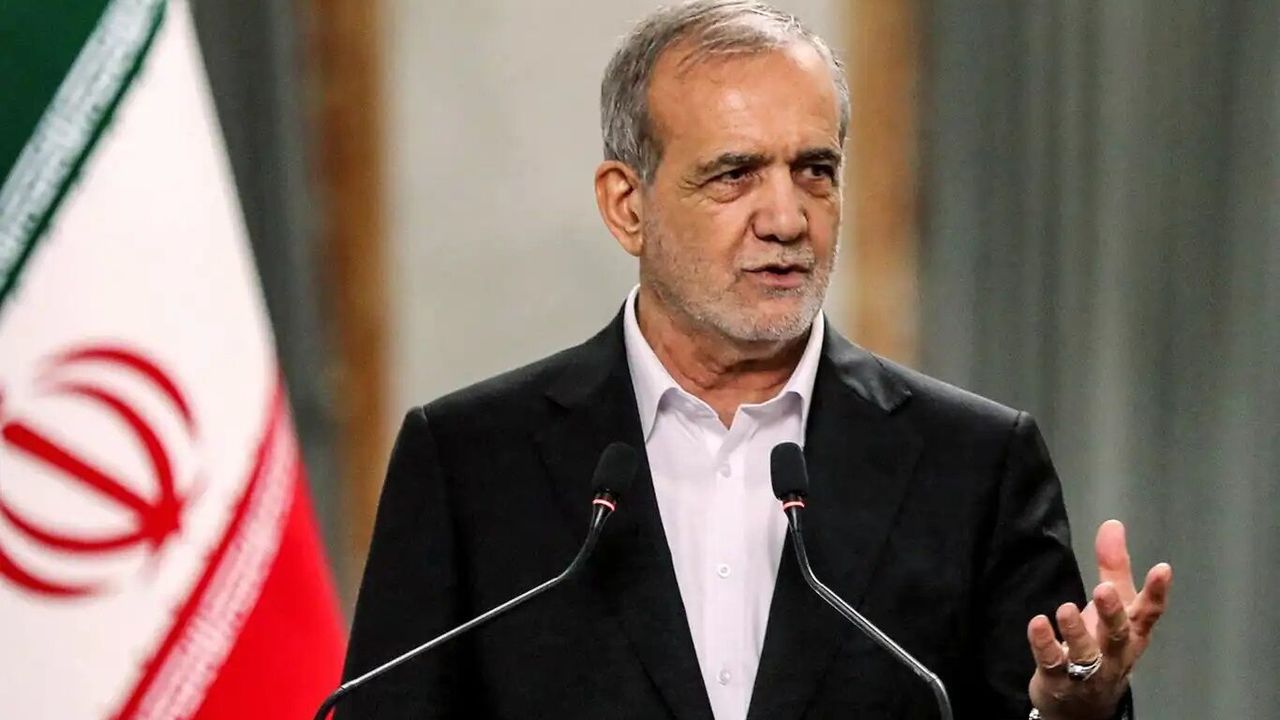 IRNA: Cumhurbaşkanı Pezeşkiyan görevinin başında