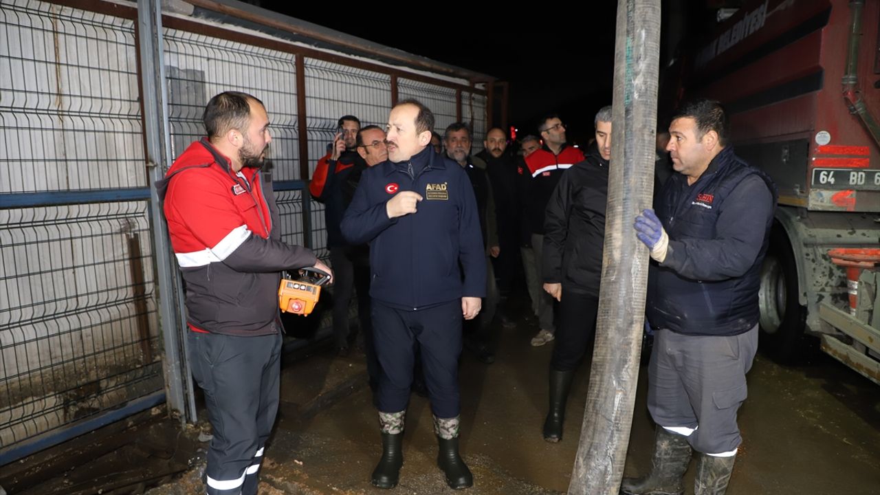 Uşak'ta dere taştı: AFAD Başkanı incelemelerde bulundu!