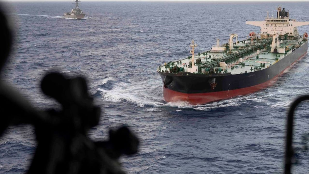 ABD bir petrol tankerine el koydu!