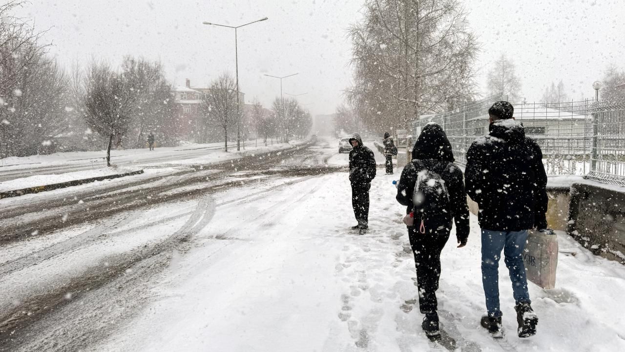 Bir ilde bugün okullar tatil