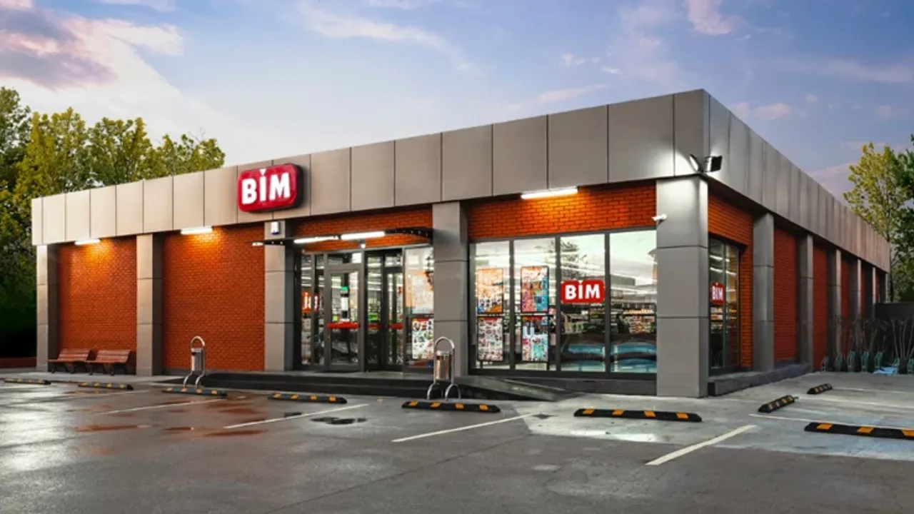 Türkiye’ye uçtu, Bim'den alışveriş yaptı: Uçak dahil hepsi Londra'dan daha ucuza geldi