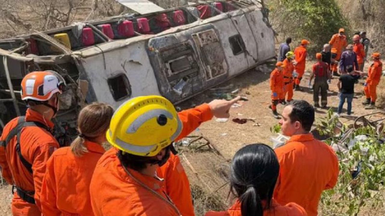 Brezilya'da otobüs kazası: 16 Kişi hayatını kaybetti!