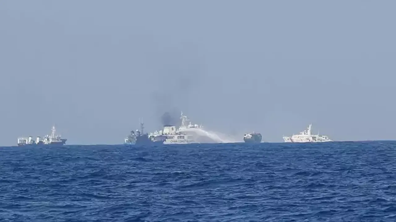 Çin Denizi'nde Yeni Gerilim: Çin Gemileri Senkaku Açıklarında Japon Kara Sularına Girdi