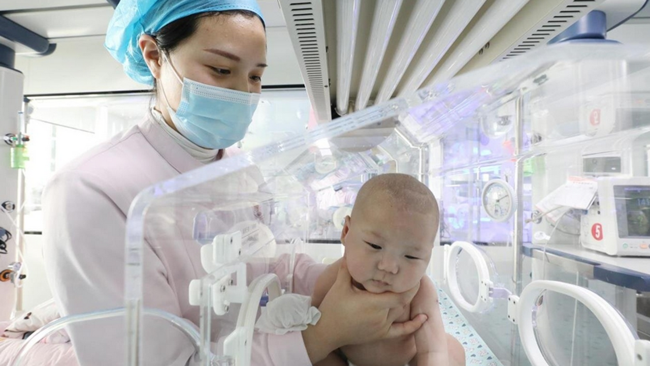 Çin şimdi de doğum oranlarını artırmak için tedbirler alacak