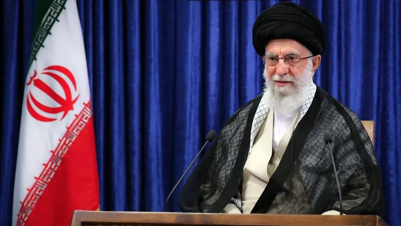 Hamaney'den Trump'a: Öyle bir tokat yersin ki...