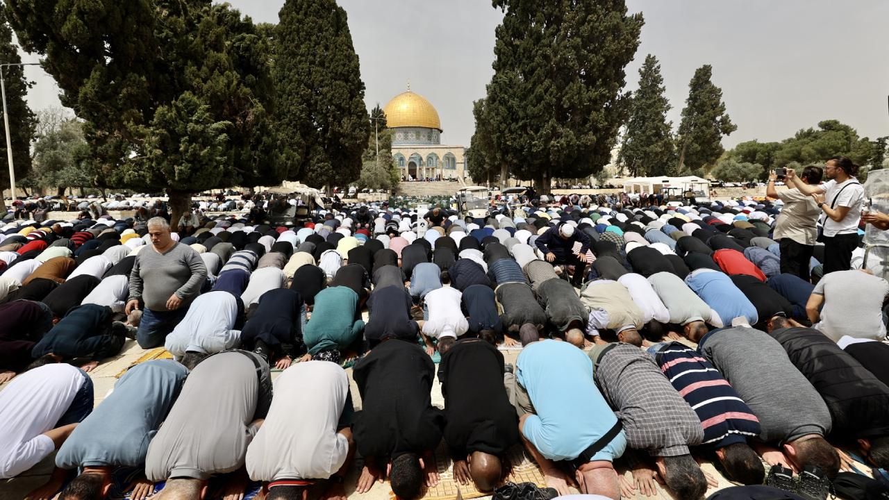 Hanefilere ve Şafiilere göre Teravih namazı kaç rekattır, nasıl kılınır?