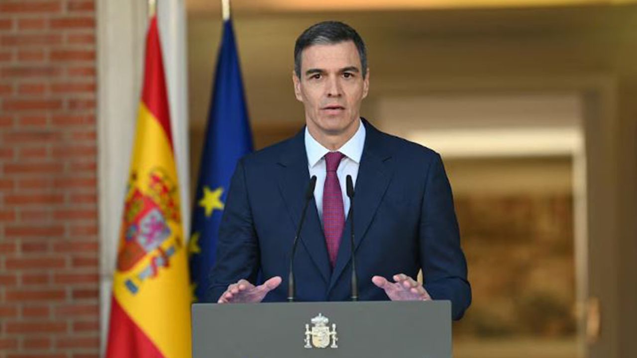 Sanchez’den Sosyal Medya Devlerine Gözdağı: "Vahşi Batı" Dönemi Sona Eriyor