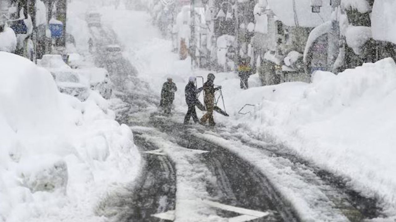 Japonya'da kar faciası: Onlarca ölü var...