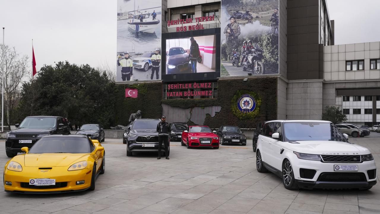 İstanbul'da lüks otomobil kaçakçılığı operasyonu