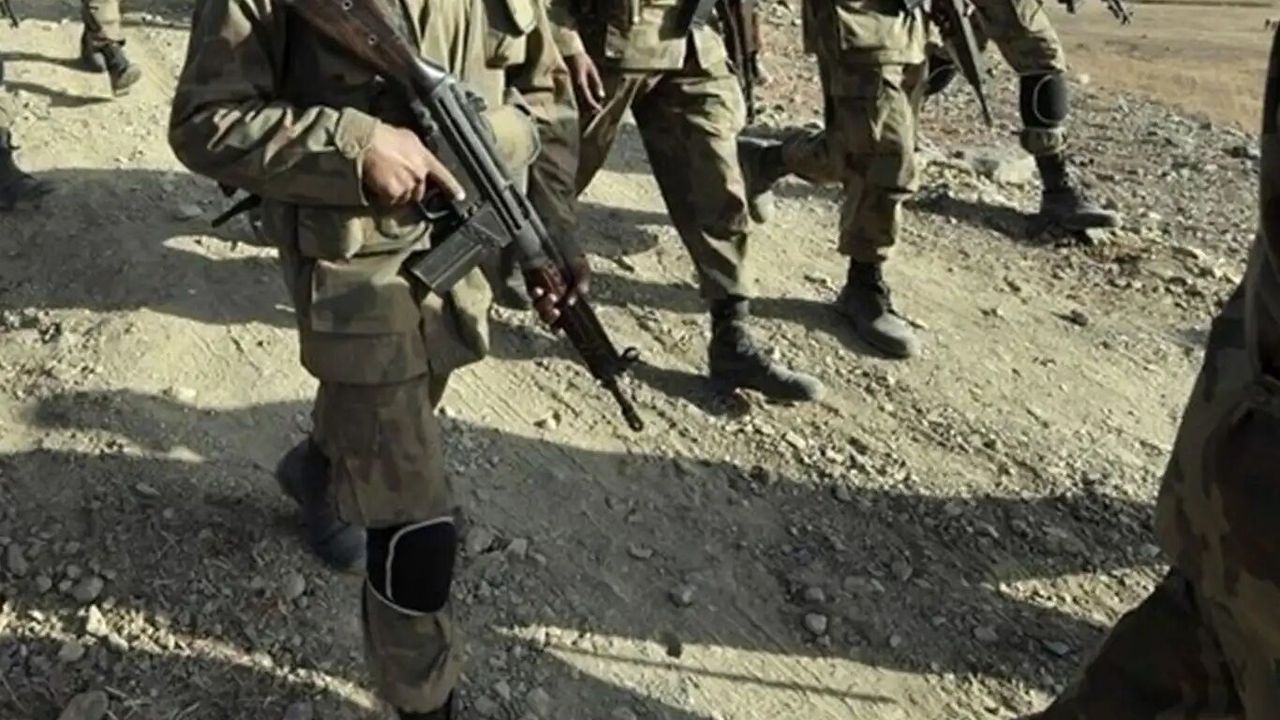 Pakistan'da Karakol Baskını: 3 kişi hayatını kaybetti!