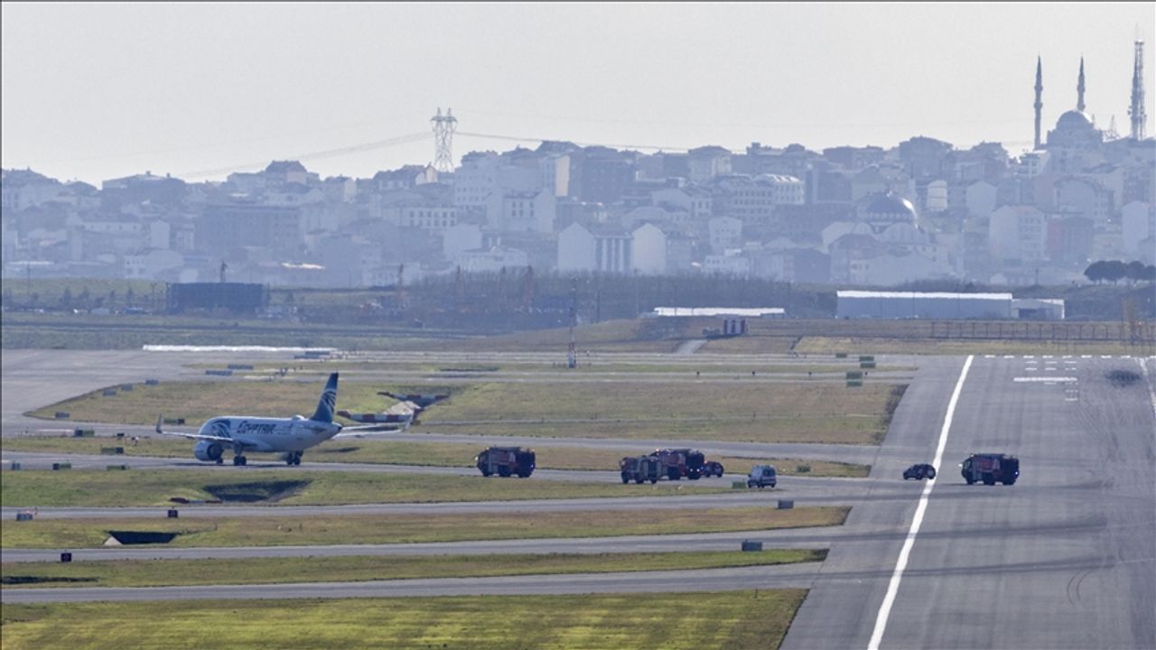 Mısır yolcu uçağı İstanbul Havalimanı'na acil iniş yaptı