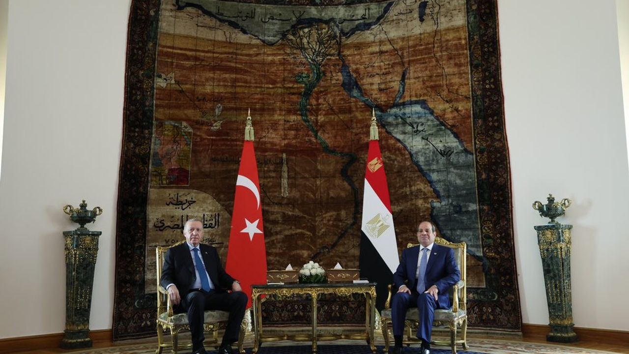 Cumhurbaşkanı Erdoğan Mısır'da, Sisi ile bir araya geldi!