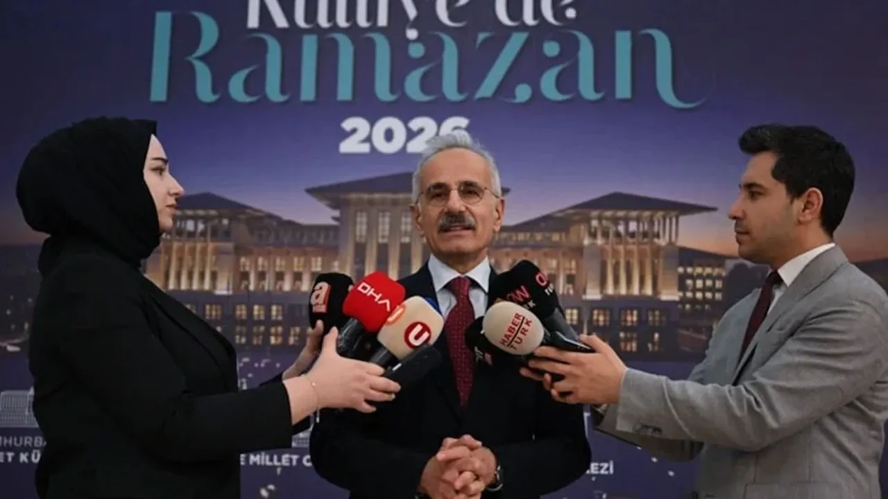 Bakan Uraloğlu duyurdu: 15 yaş altındakiler sosyal medya hesabı açamayacak!