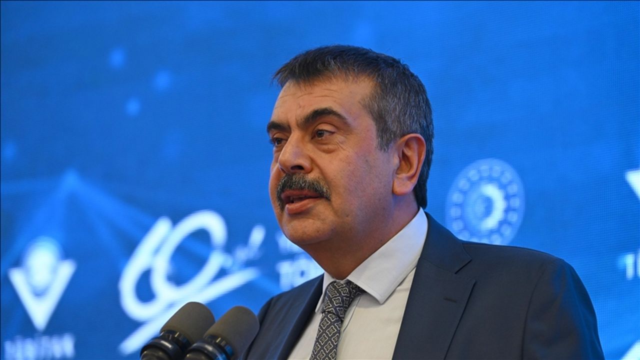 Bakan Tekin tepkilere yanıtsız kalmadı: Ciddi alacağım bir eleştiri henüz görmedim