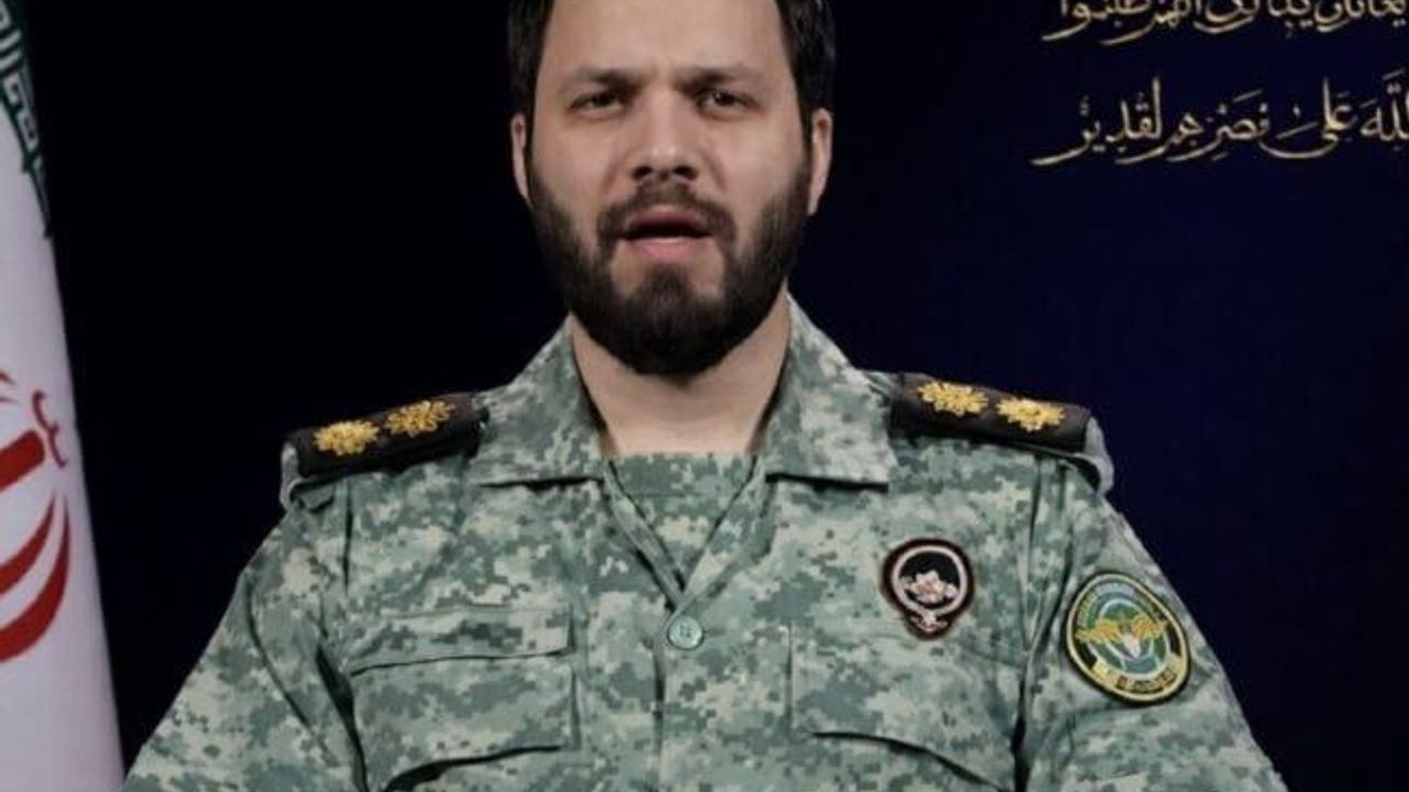 İran: Her saldırganın bacaklarını keseriz