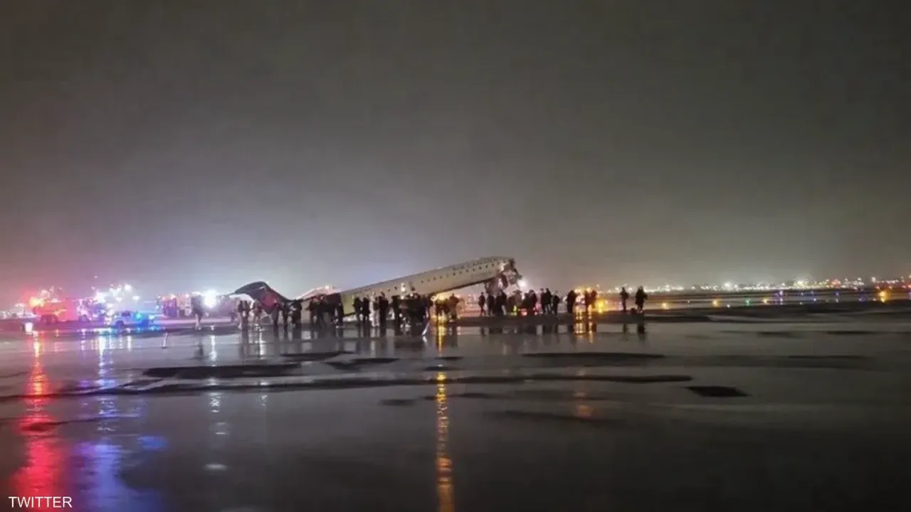 Uçak ile itfaiye aracı çarpıştı