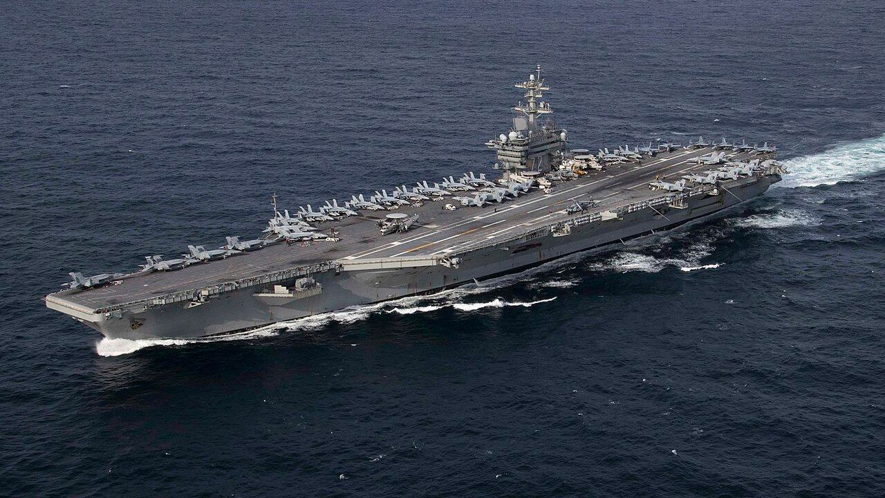 İran USS Abraham Lincoln'ü vurdu