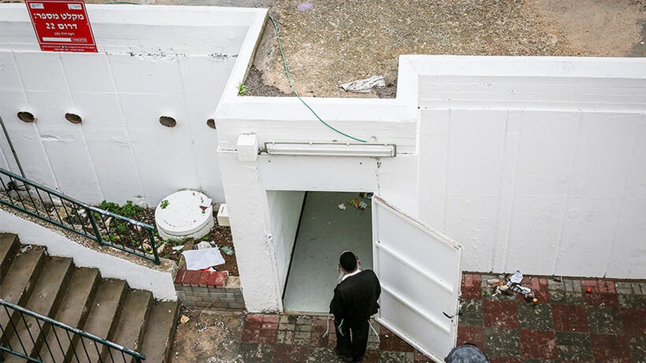 Siyonistlerin durumunu Hintli gazeteci açıkladı: Sığınaklar da vuruldu