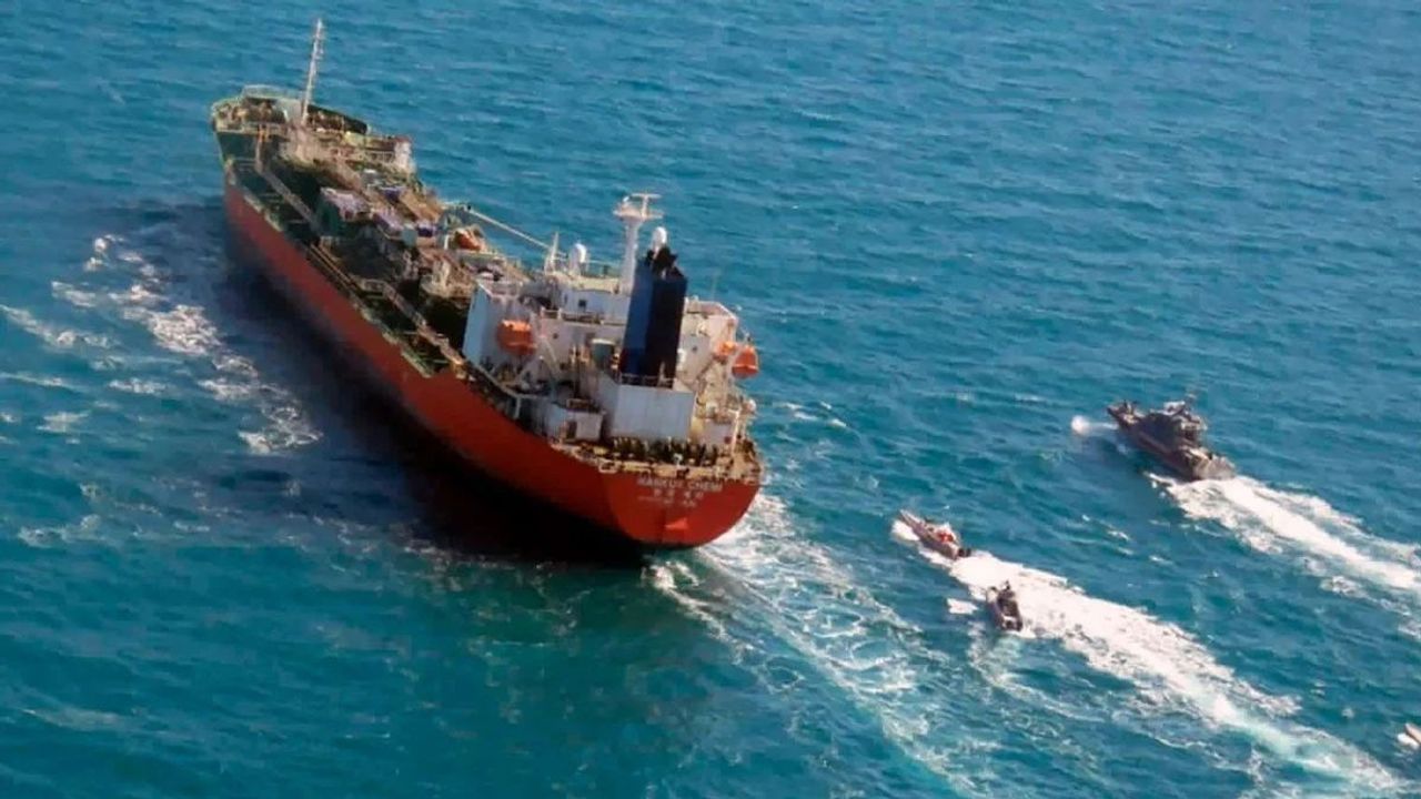 İran kapatmıştı! Basra Körfezi’nde kaç bin gemi bekliyor?