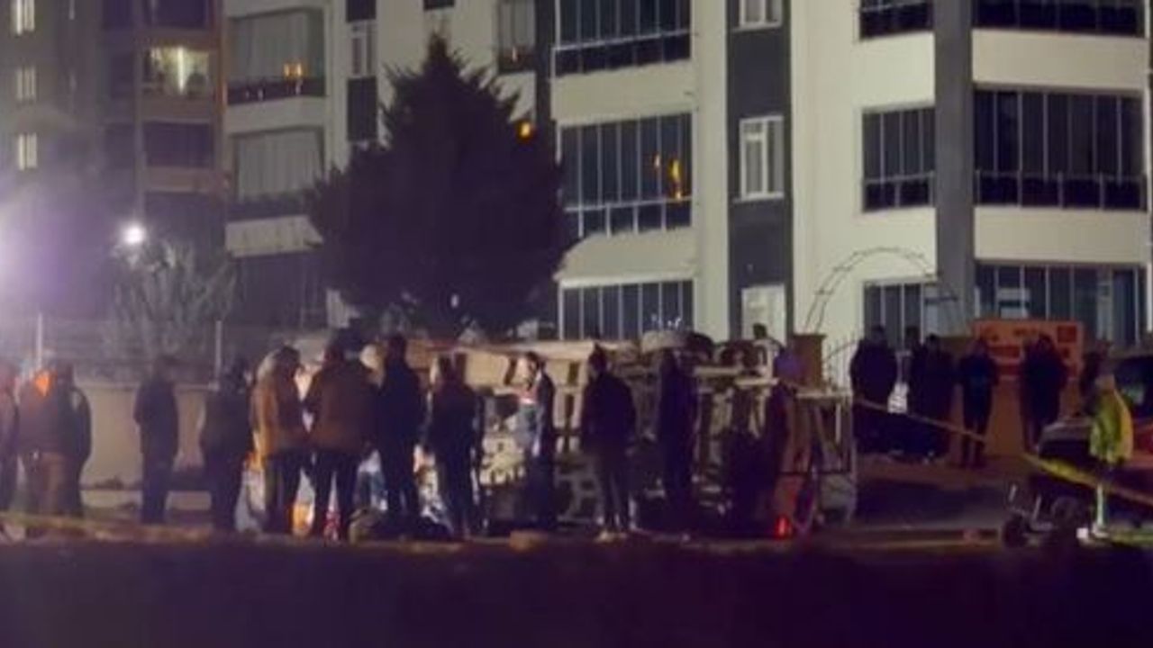 Ankara feci kaza: 2 ölü, 13 yaralı