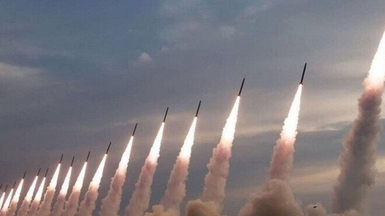 İran, siyonist rejimde 100'den fazla hedefi vurdu