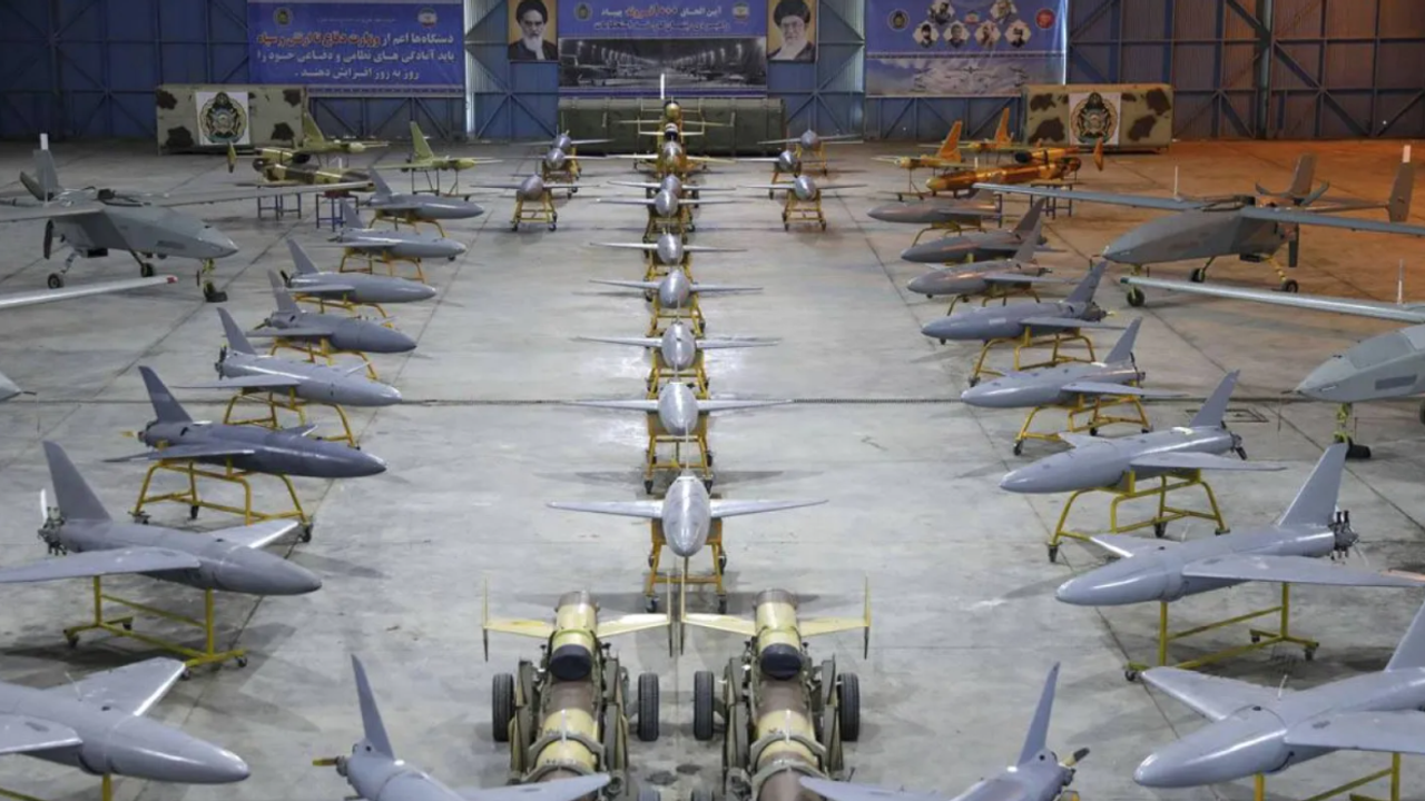 Siyonistlerin silah üretim merkezi.. İran Rafael'i vurdu