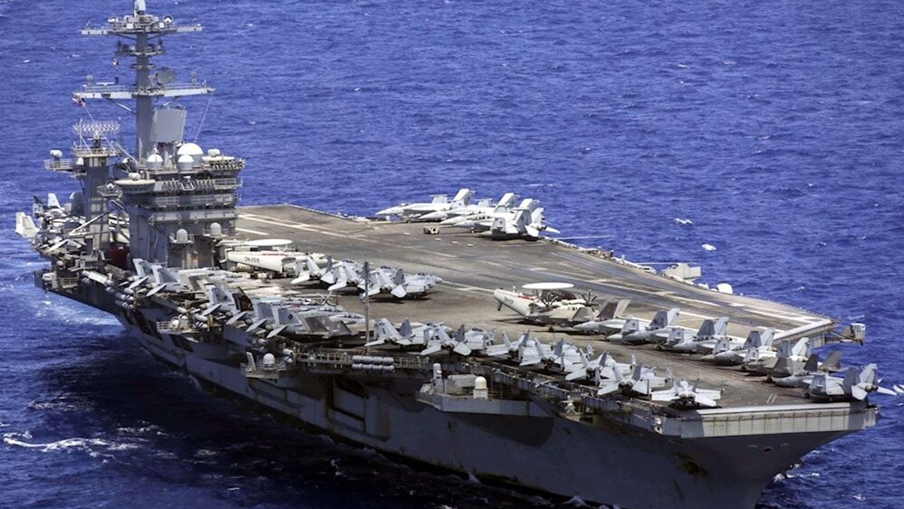 İran ordusu bir uçak gemisi daha vurdu