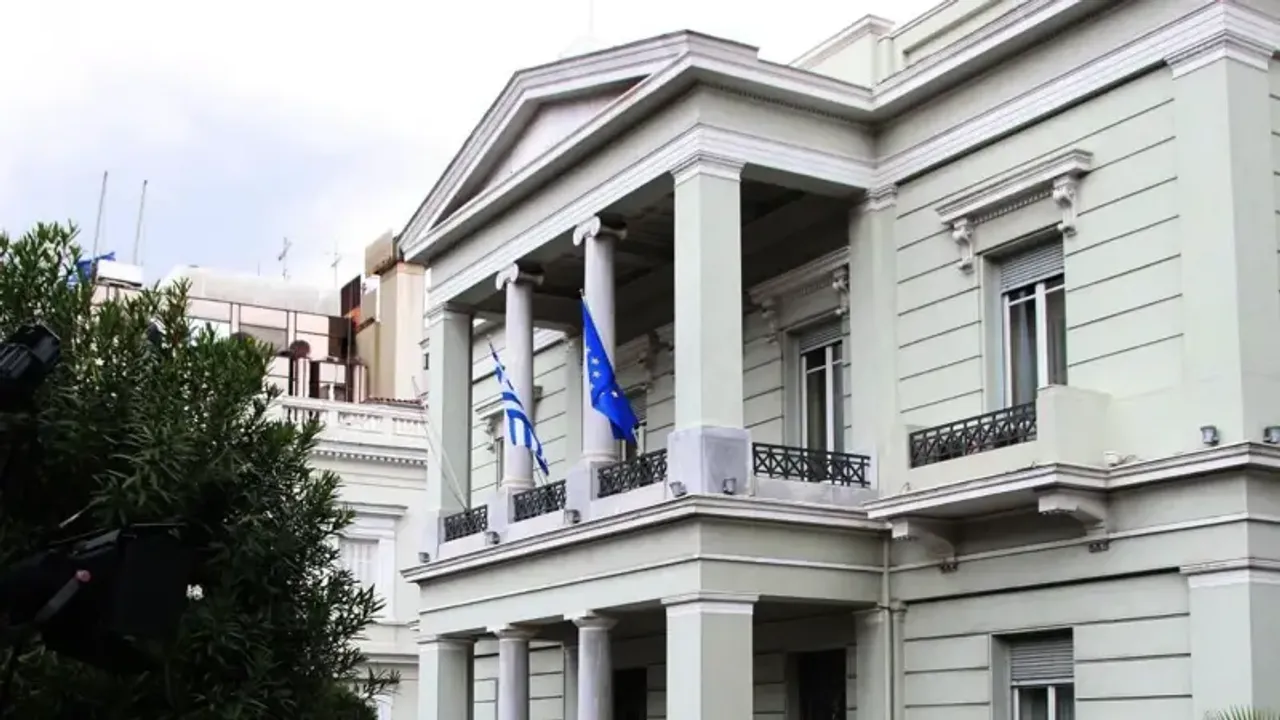 Yunanistan Tahran Büyükelçiliğini taşıyacağını duyurdu!