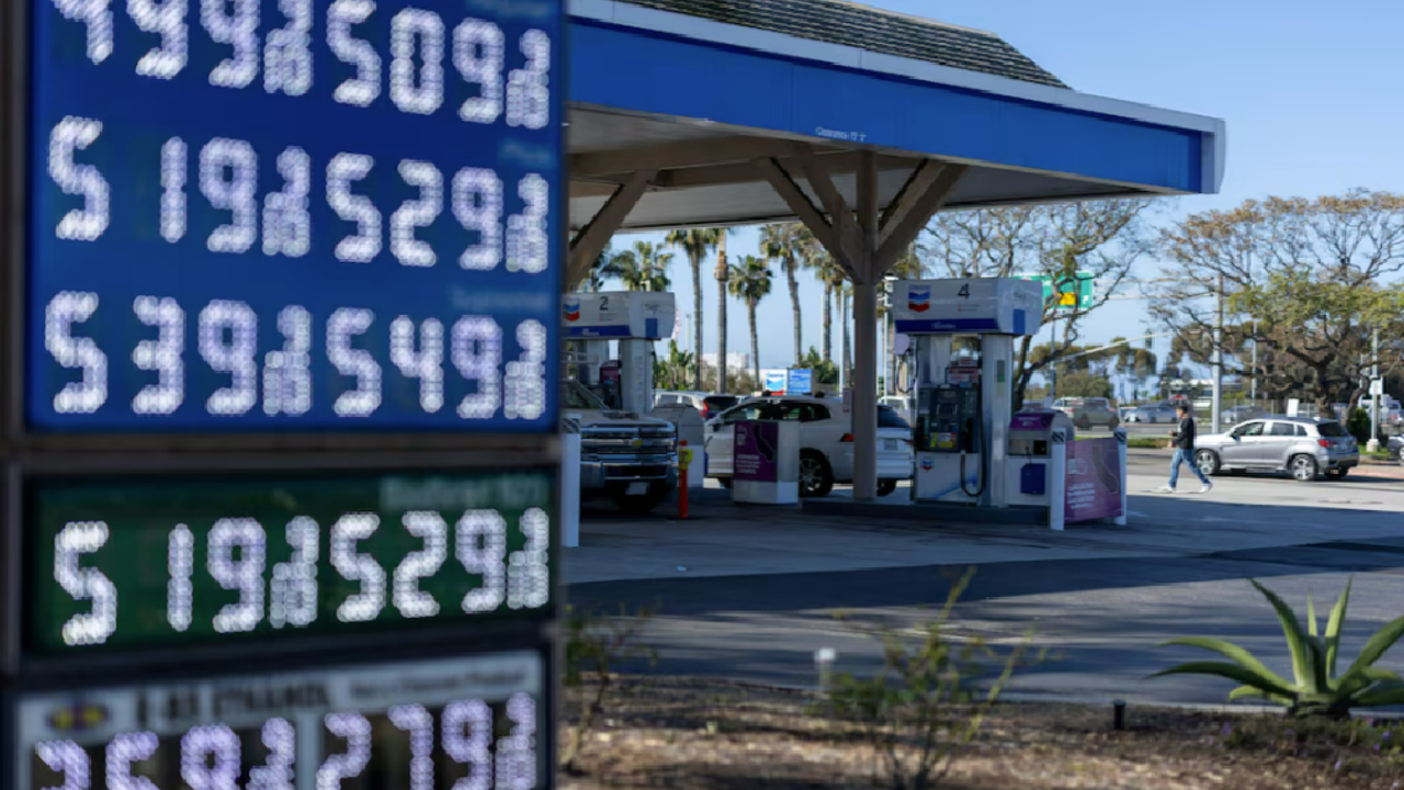 Benzin fiyatları fırladı