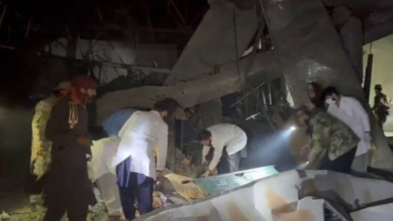 Afganistan’dan Pakistan’a Sert Dönüş!