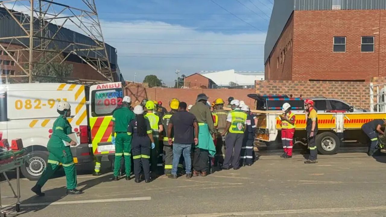 Johannesburg’da İnşaat Faciası: Beton Dökümü Sırasında Bina Çöktü!