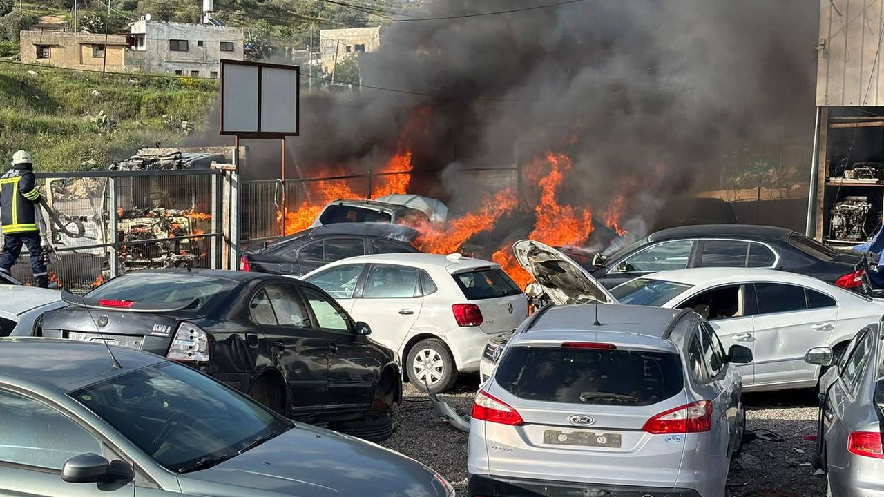 Filistinlilerin araçları kundaklandı: Yahudi çeteler saldırılarını artırdı