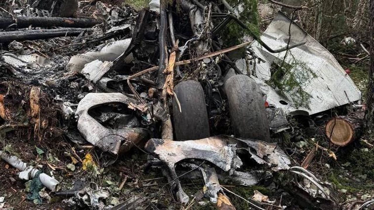 Cezayir’de Askeri Nakliye Uçağı Düştü!