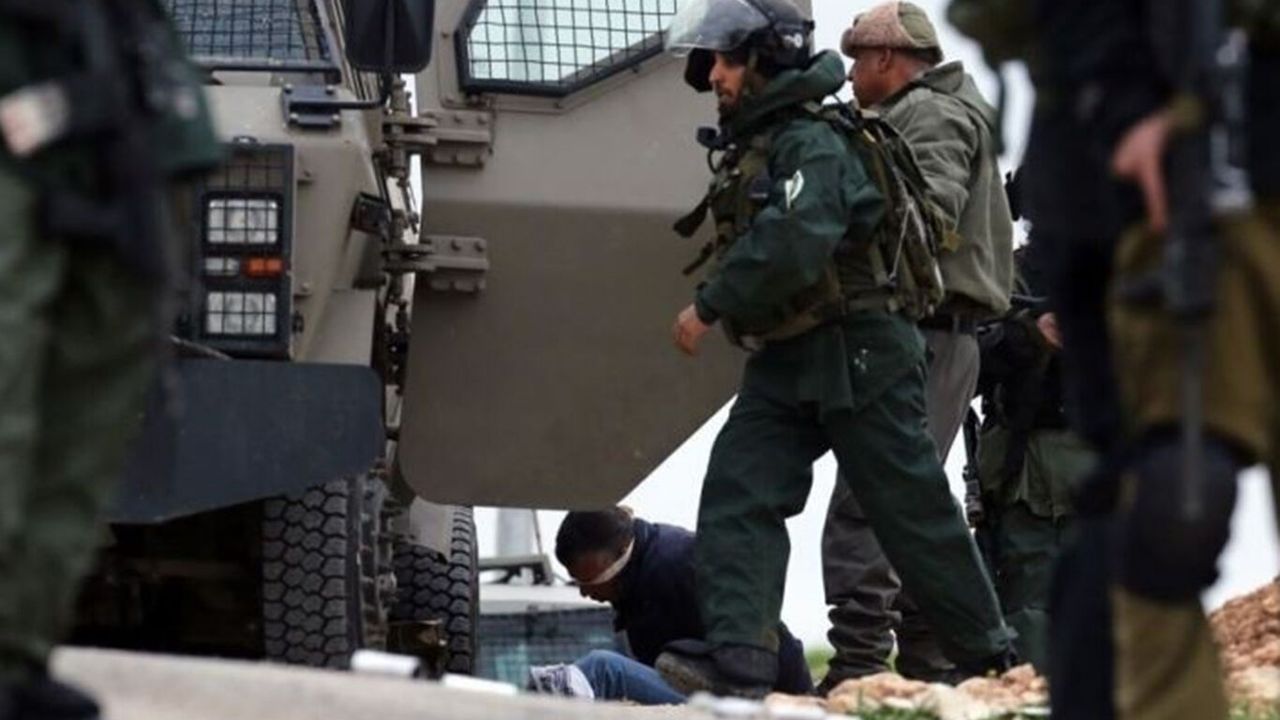 İşgalciler Batı Şeria'da evlere baskın düzenledi!