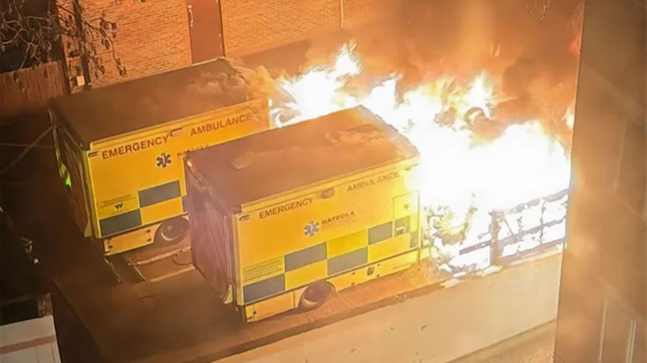 Londra'da Yahudi kuruluşuna ait 4 ambulans yakıldı