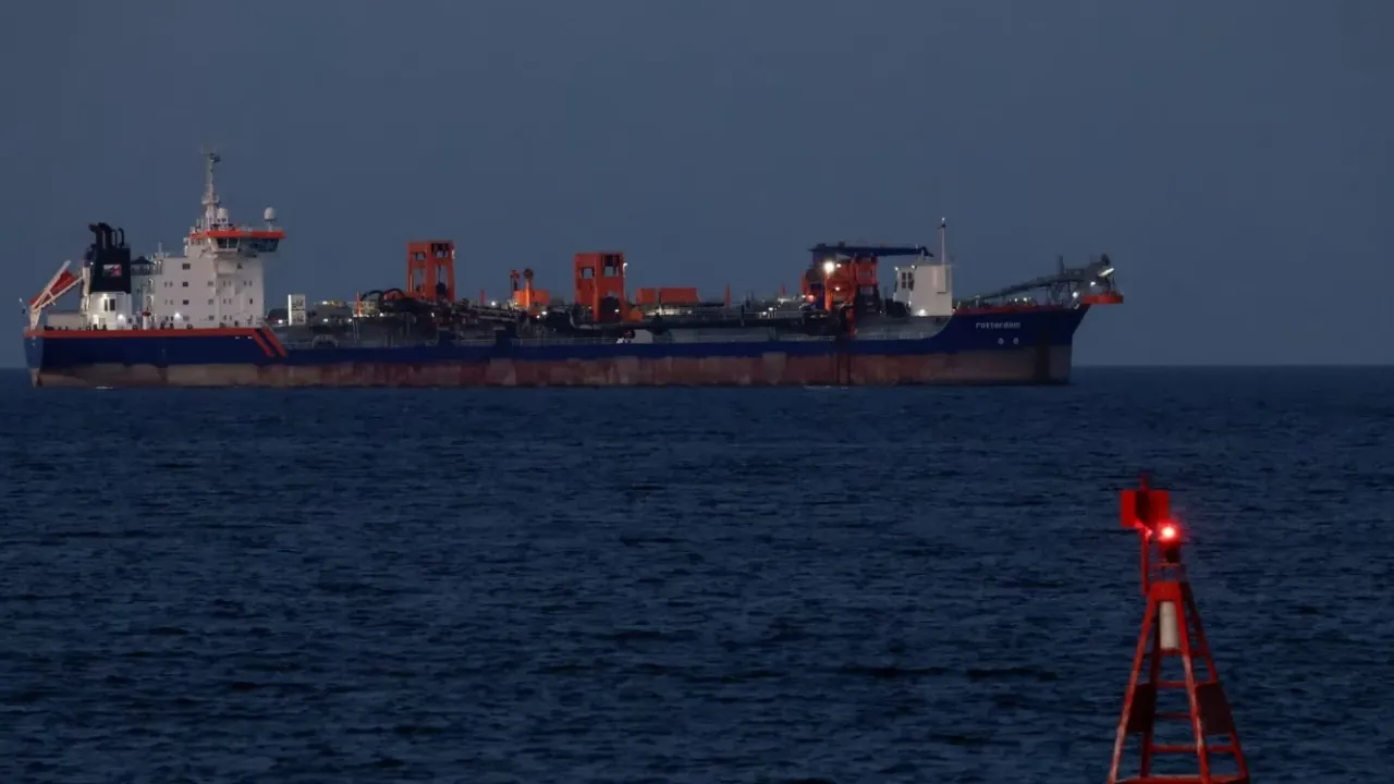 ABD savaş gemileri Hürmüz'ü geçmekten korkuyor