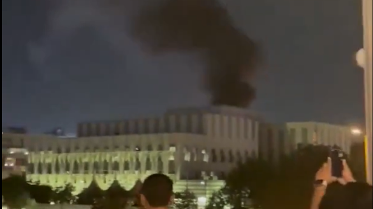 Dubai'de patlamalar! ABD Konsolosluğu isabetli vuruldu! İran nereleri vurdu?