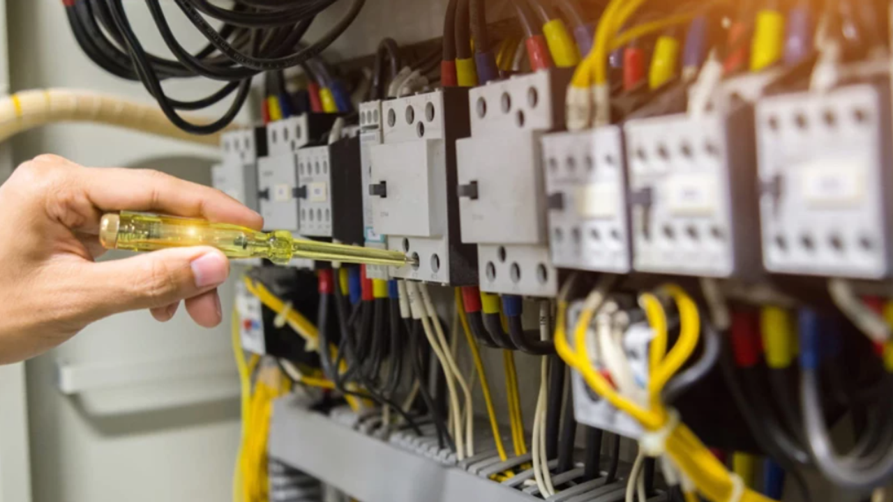 Bursa'da 11 ilçede elektrik kesilecek! UEDAŞ kesintinin bitiş saatini duyurdu! 2 Mart nerelerde elektrik kesintisi..