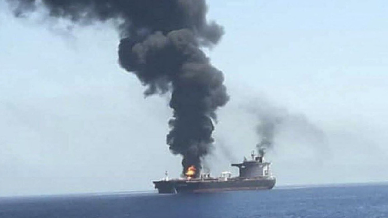 Misilleme saldırıları sürüyor: İran Hürmüz Boğazında ABD tankerini vurdu