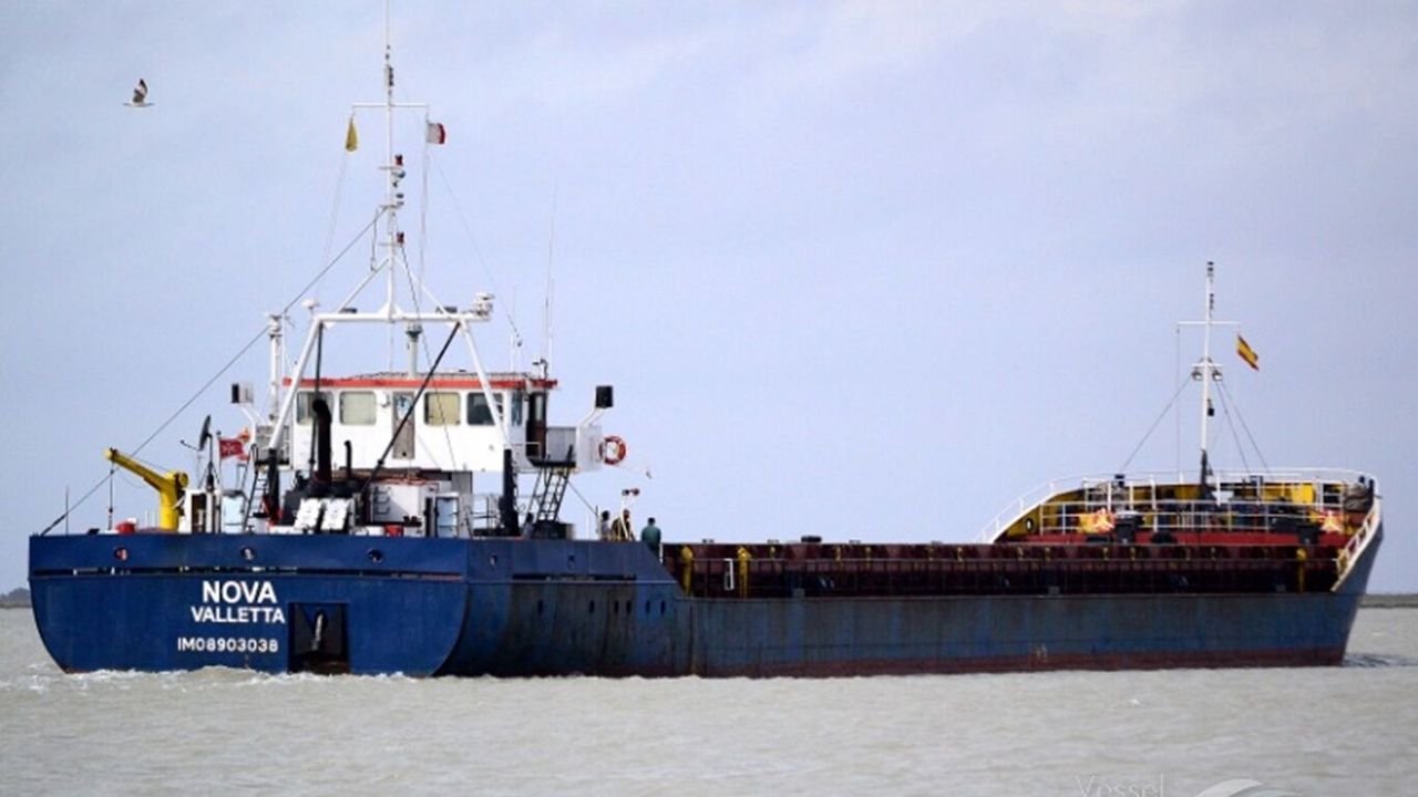 Devrim Muhafızları duyurdu: ABD'ye ait yakıt ikmal tankerini vurduk!
